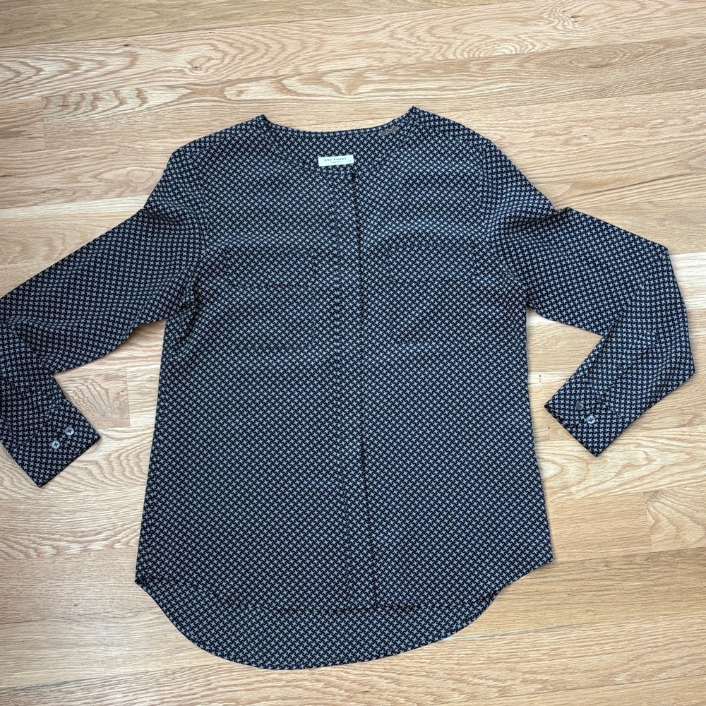 Equipment Elegant Black and White Women's Top- Large
